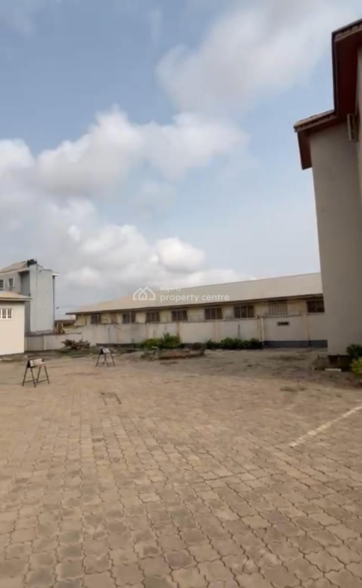 a Well-maintained and Functioning 37 Rooms Hotel, Gra Onikolobo, Abeokuta South, Ogun, Hotel / Guest House for Rent