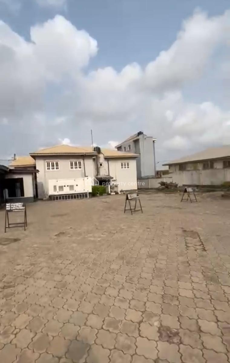 a Well-maintained and Functioning 37 Rooms Hotel, Gra Onikolobo, Abeokuta South, Ogun, Hotel / Guest House for Rent