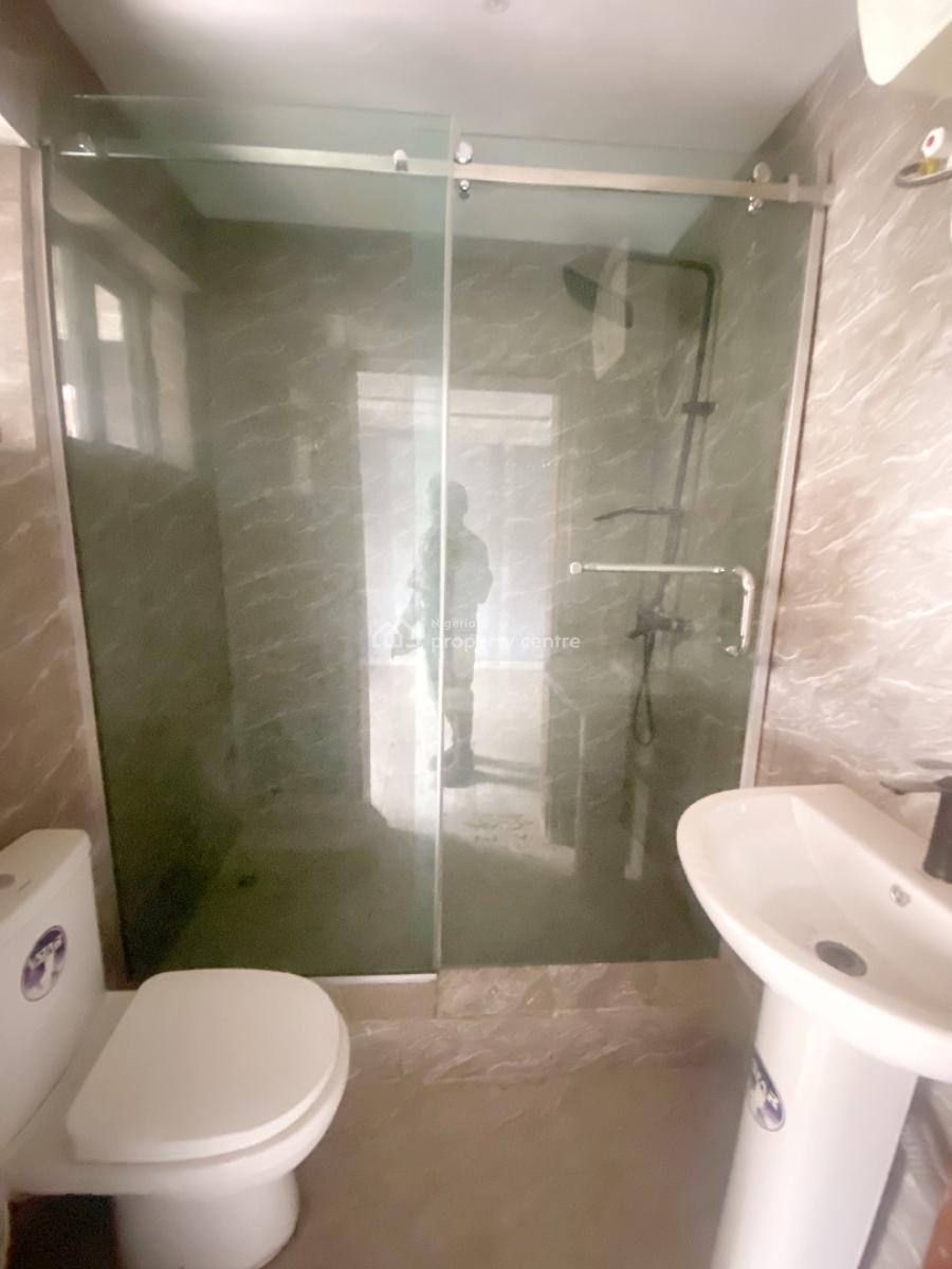 Renovated Luxury 3 Bedroom Flat, Gra Phase 2, Magodo, Lagos, Flat / Apartment for Rent