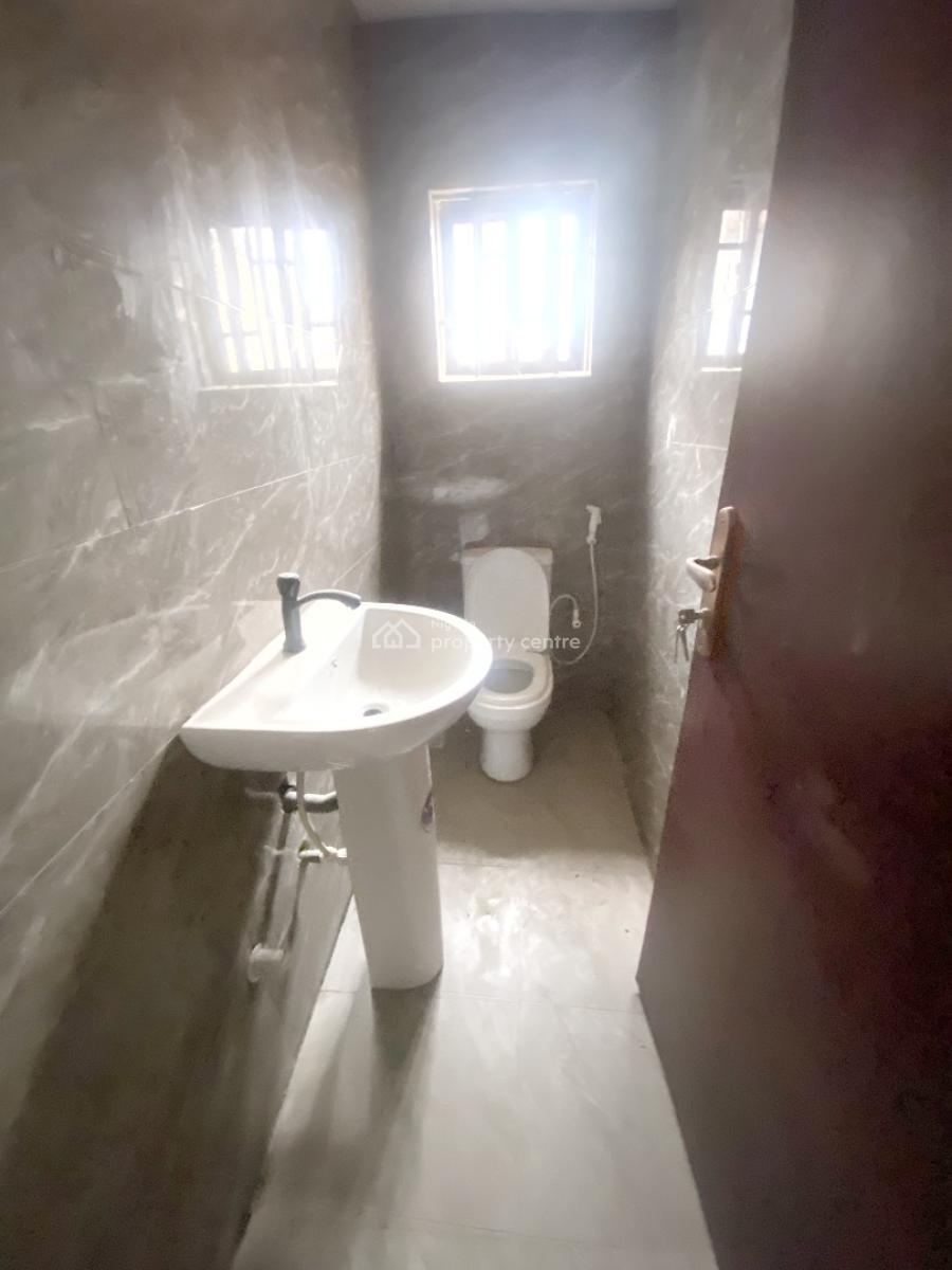 Renovated Luxury 3 Bedroom Flat, Gra Phase 2, Magodo, Lagos, Flat / Apartment for Rent