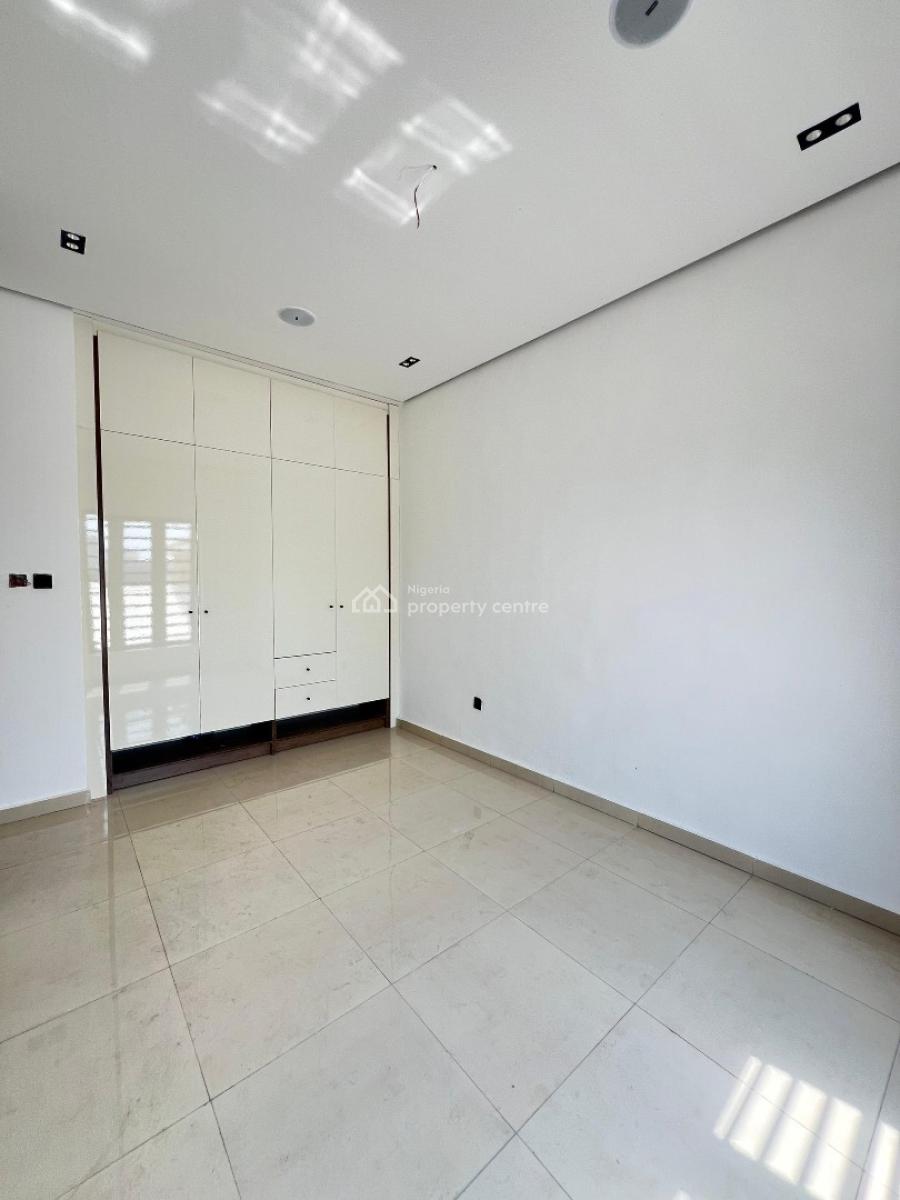 Exquisitely Built 2bedroom Apartment, Lekki Phase 1, Lekki, Lagos, Flat / Apartment for Sale