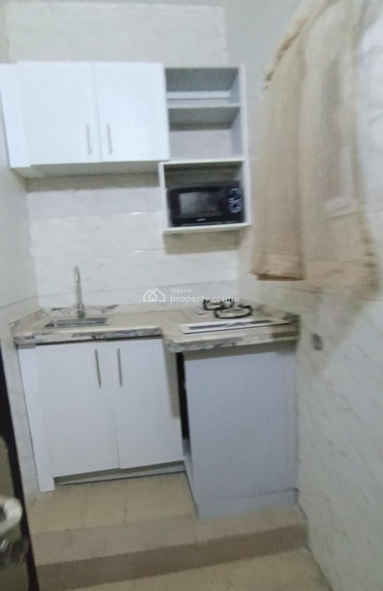 1bedroom Flat @ Utako, Very Nice Neighbourhood Clean House, Utako, Abuja, Flat / Apartment for Rent