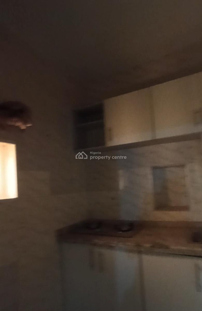 Furnished 2bedroom Flat at Utako, Very Nice Neighbourhood Clean House, Utako, Abuja, Flat / Apartment for Rent