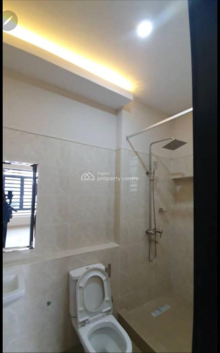 Fully Serviced 3 Bedrooms Flat with a Bq, Off Admiralty Way, Lekki Phase 1, Lekki, Lagos, Flat / Apartment for Rent