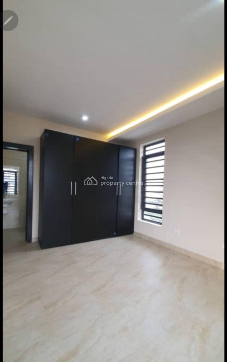 Fully Serviced 3 Bedrooms Flat with a Bq, Off Admiralty Way, Lekki Phase 1, Lekki, Lagos, Flat / Apartment for Rent
