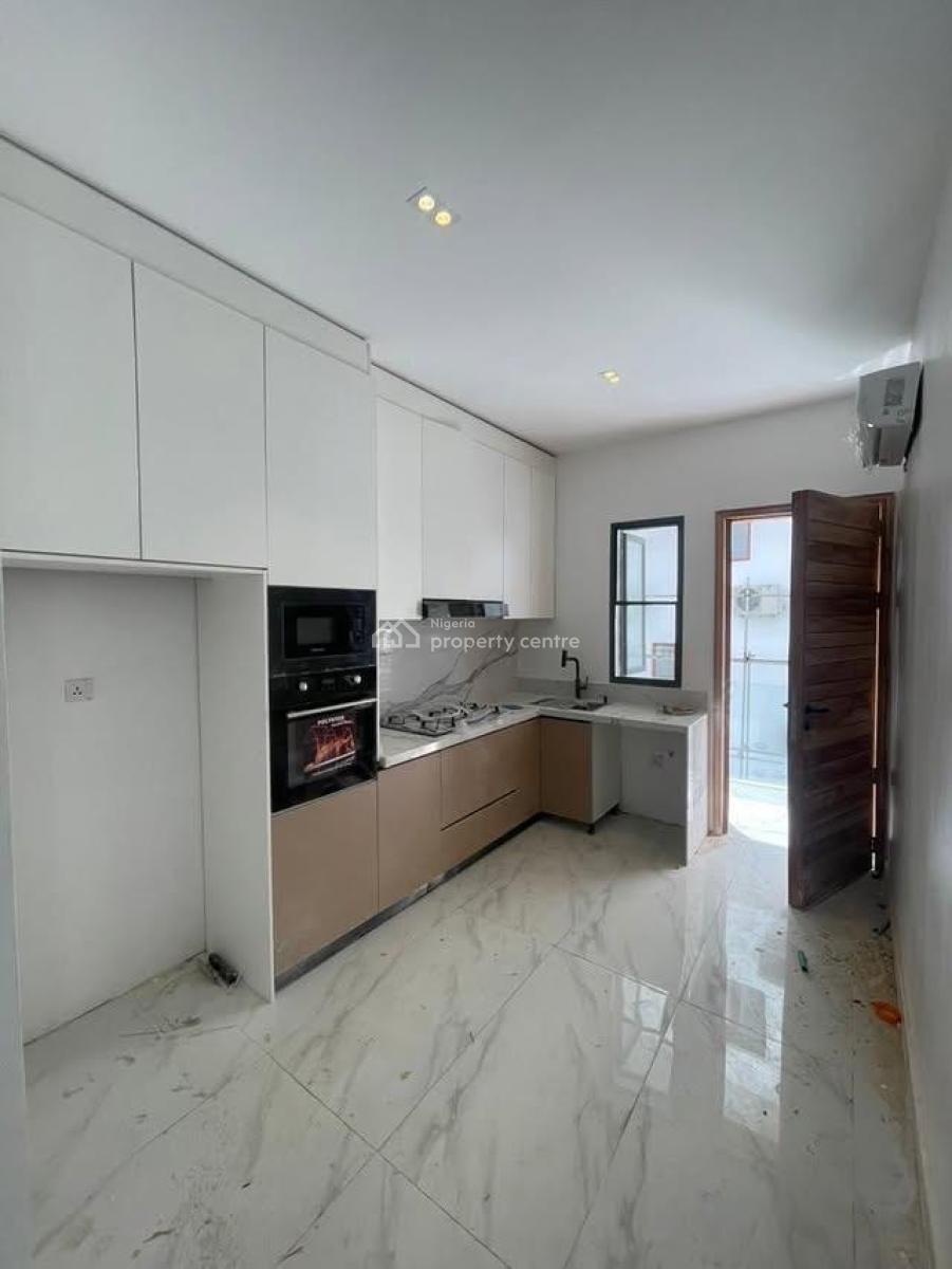 Exquisitely Finished 2 Bedroom Apartment with , Rooftop & Swimming Pool, Lekki Phase 1, Lekki, Lagos, Block of Flats for Sale