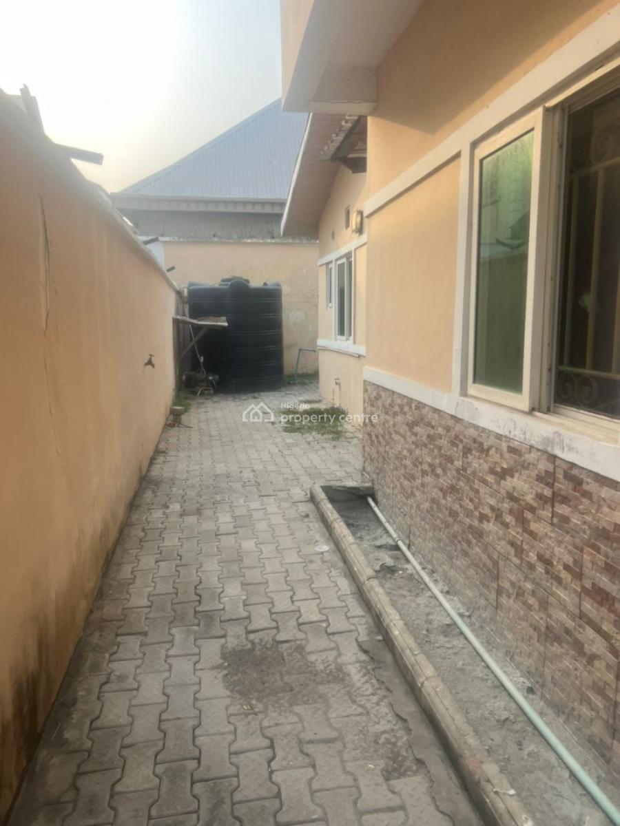 Fantastic 4 Bedrooms + Bq Semi-detached Duplex, Admiralty Homes Estate, Alpha Beach Road, New-road Bustop, Igbo Efon, Lekki, Lagos, Semi-detached Duplex for Sale