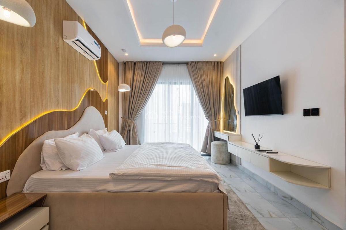 Brand New Luxury Big Three Bedroom Apartment with Two Balconies,, Lekki Phase 1, Lekki, Lagos, Flat / Apartment Short Let