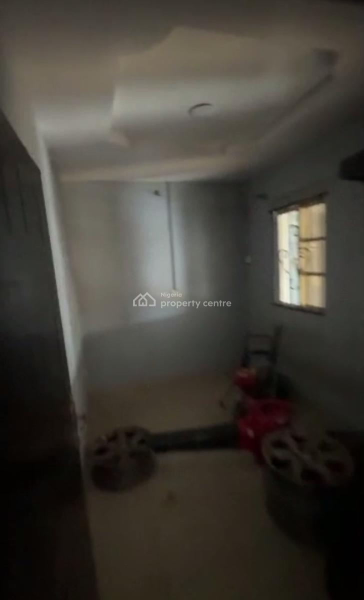 Self Compound 2 Bedroom Apartment for Both Commercial and Residential, Off Western Avenue, Surulere, Lagos, Flat / Apartment for Rent