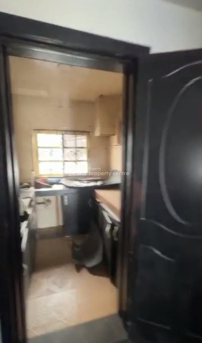 Self Compound 2 Bedroom Apartment for Both Commercial and Residential, Off Western Avenue, Surulere, Lagos, Flat / Apartment for Rent