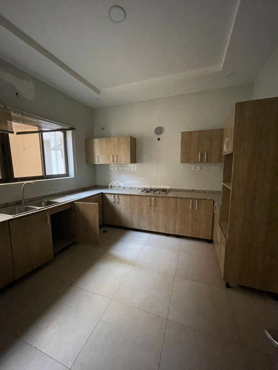 Spacious N Tastefully Finished 3bedroom N Bq, Coza Church Axis, Guzape District, Abuja, Flat / Apartment for Sale