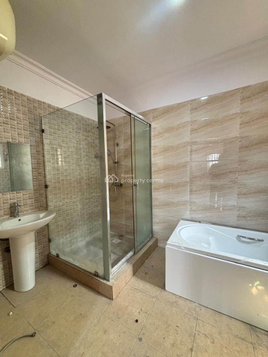 Very Spacious 5 Bedroom Semi-detached House with 2 Rooms Bq, Lekki Phase 1, Lekki, Lagos, Semi-detached Duplex for Rent