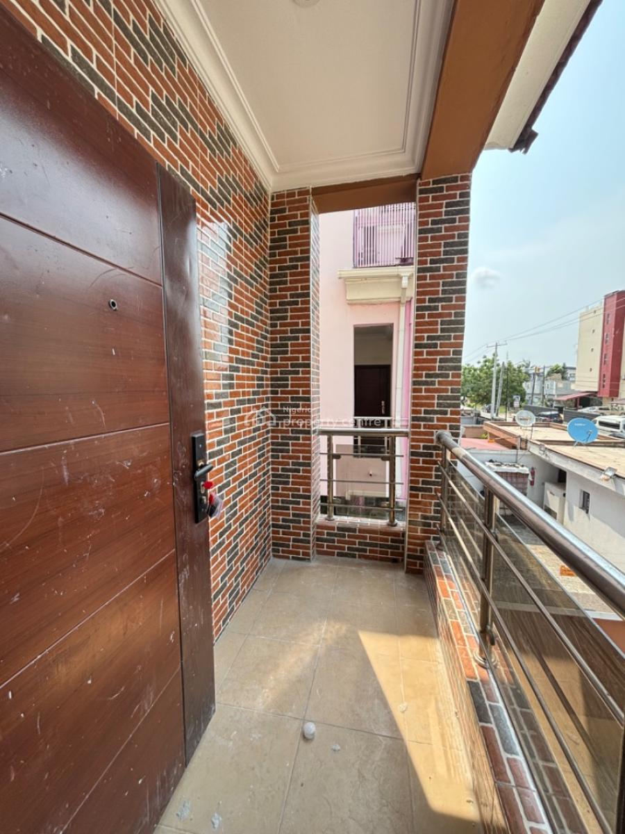 Very Spacious 5 Bedroom Semi-detached House with 2 Rooms Bq, Lekki Phase 1, Lekki, Lagos, Semi-detached Duplex for Rent