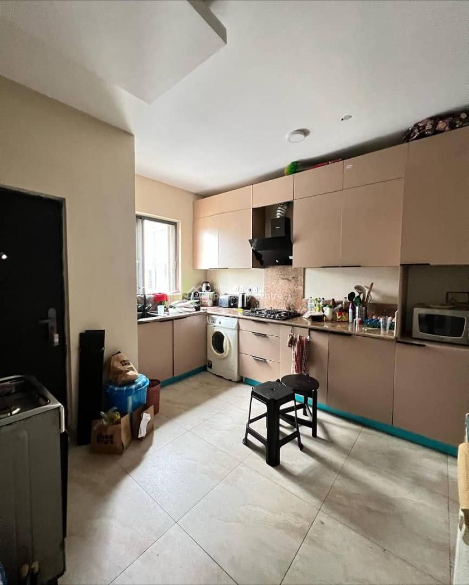 Distress Offer on 3 Bedroom Apartment with Pool in Serene Environment, Yaba, Lagos, Flat / Apartment for Sale