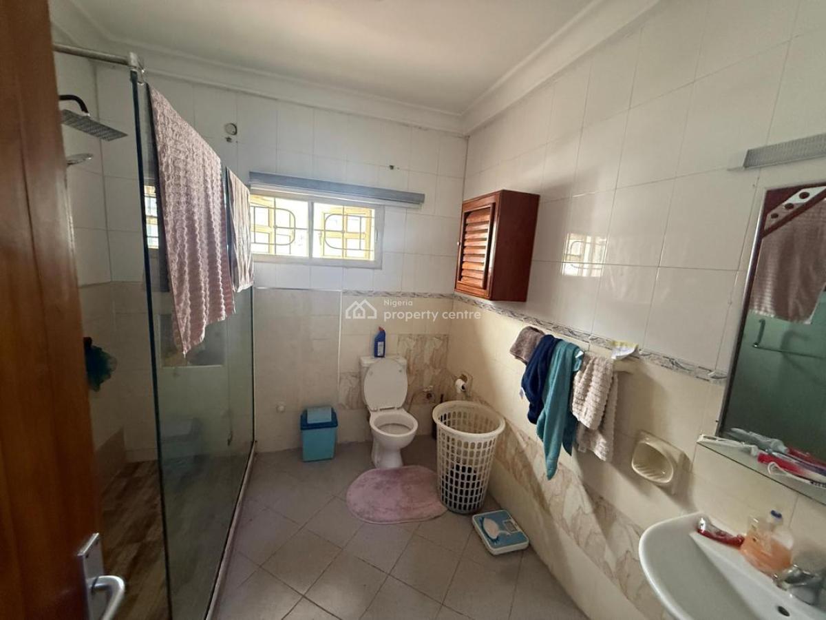 Well Built and Spacious 5 Bedroom Detached Duplex with Bqs, Adebayo Doherty Road, Lekki Phase 1, Lekki, Lagos, Commercial Property for Rent