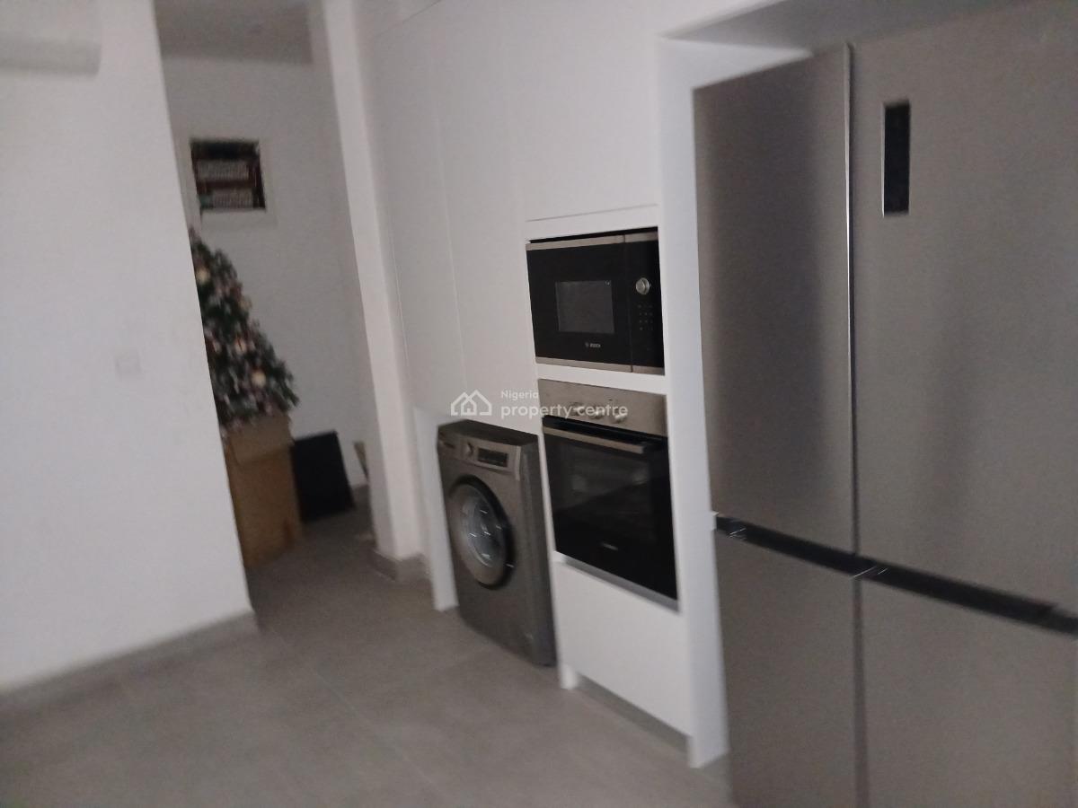 New Serviced with 24/7 Power Suppy 2 Bedroom En-suite Apartment, Lekki Phase 1, Lekki, Lagos, Flat / Apartment for Rent