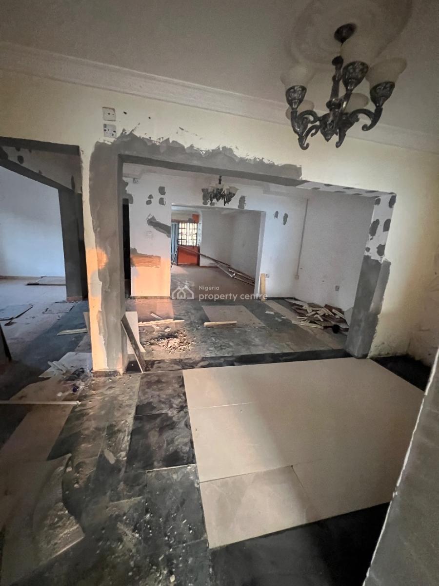 About 200sqm Shop Space Upstairs, Lekki Phase 1, Lekki, Lagos, Shop for Rent