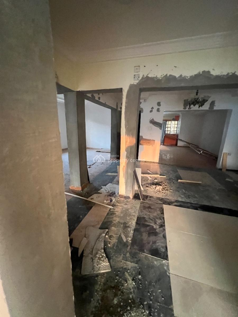 About 200sqm Shop Space Upstairs, Lekki Phase 1, Lekki, Lagos, Shop for Rent