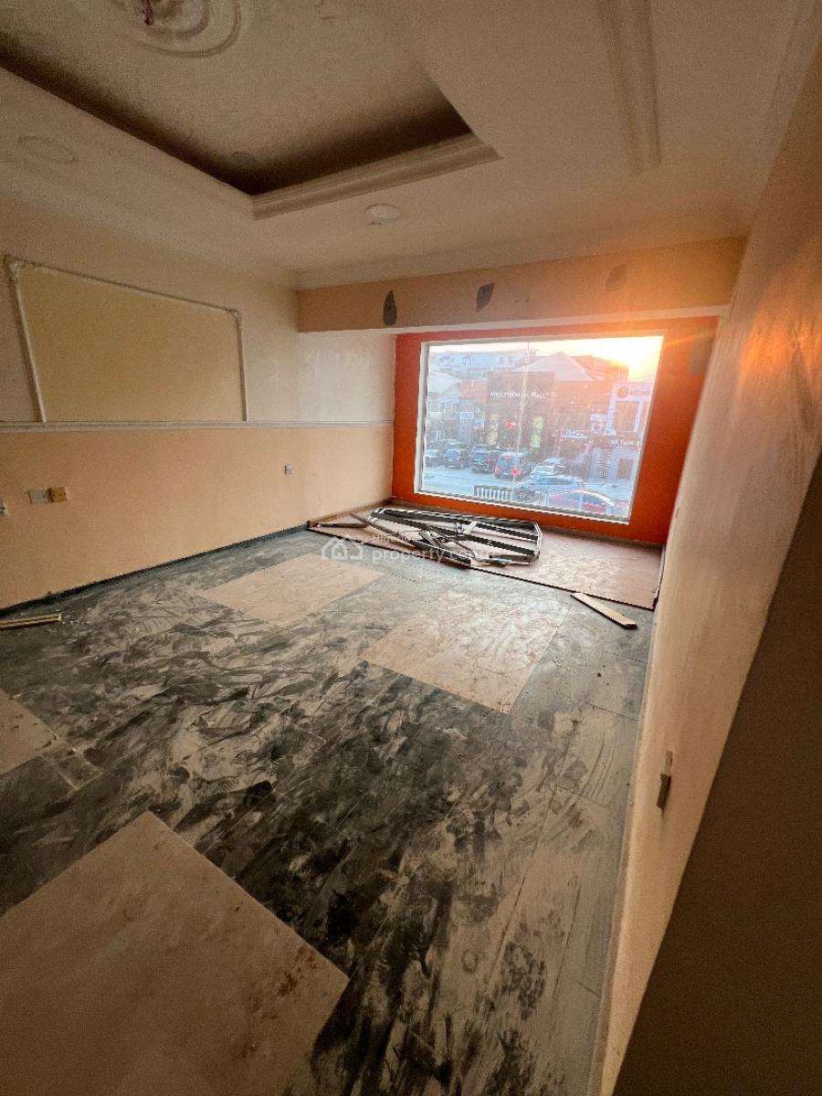 About 200sqm Shop Space Upstairs, Lekki Phase 1, Lekki, Lagos, Shop for Rent