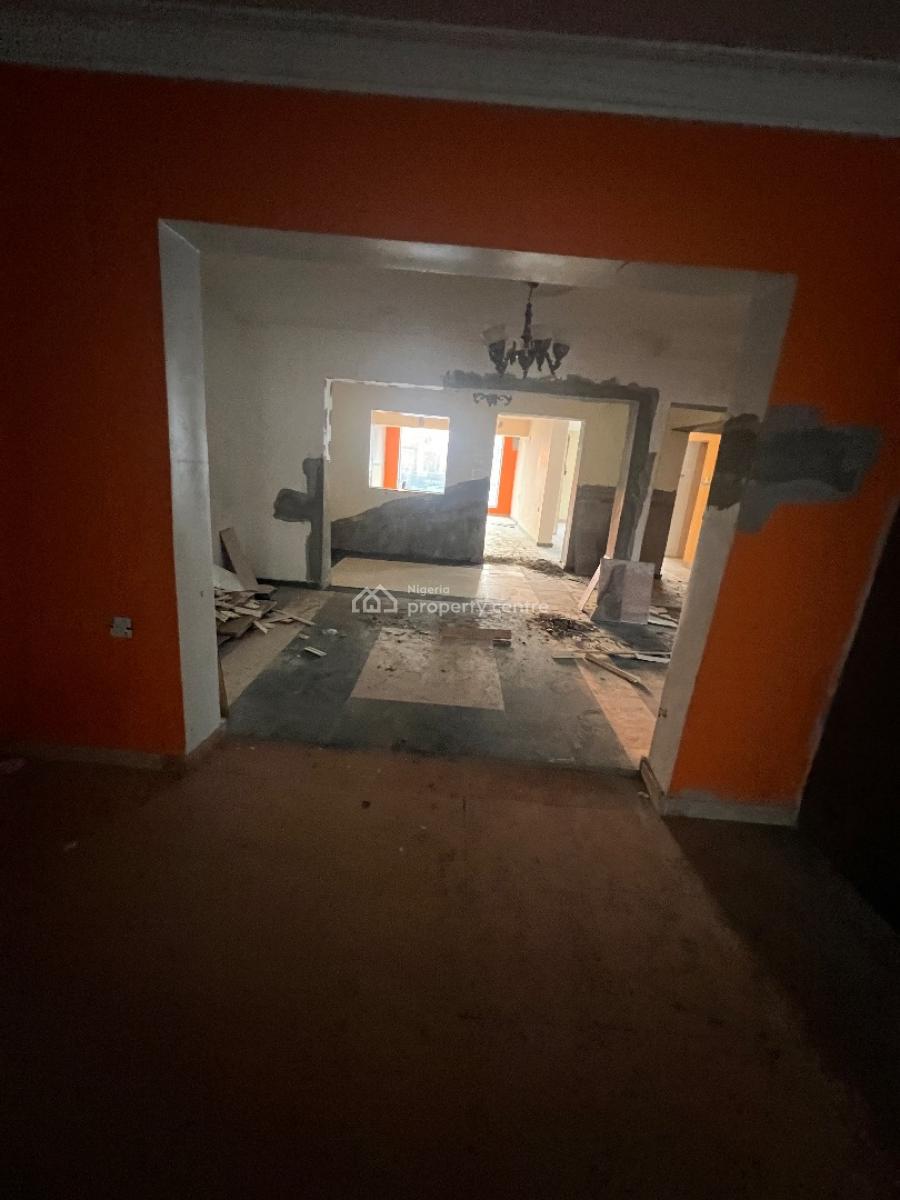 About 200sqm Shop Space Upstairs, Lekki Phase 1, Lekki, Lagos, Shop for Rent