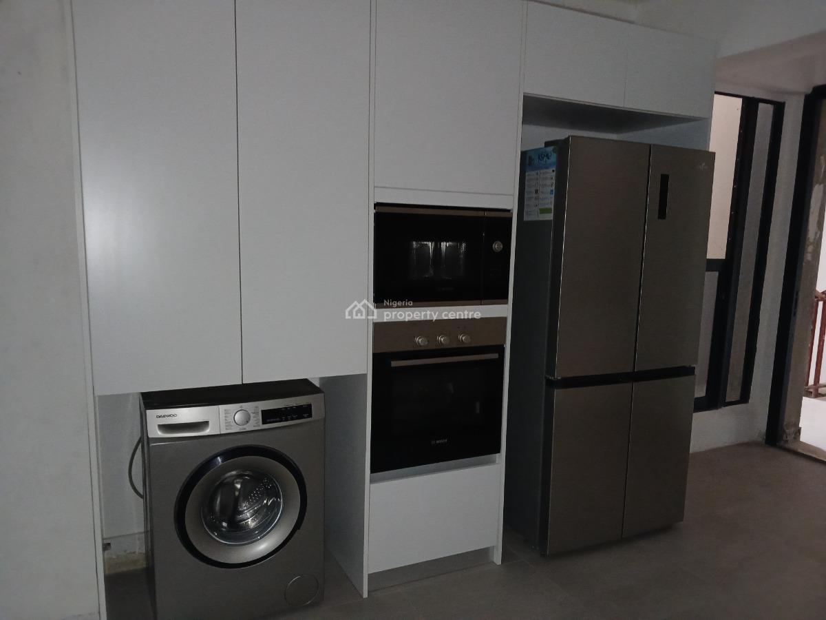 New Serviced with 24/7 Power Suppy 3 Bedroom En-suite Apartment, Lekki Phase 1, Lekki, Lagos, Flat / Apartment for Rent