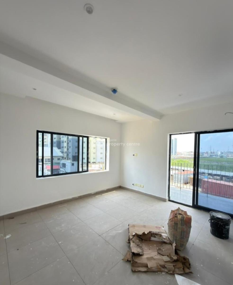 New Serviced with 24/7 Power Suppy 3 Bedroom En-suite Apartment, Lekki Phase 1, Lekki, Lagos, Flat / Apartment for Rent