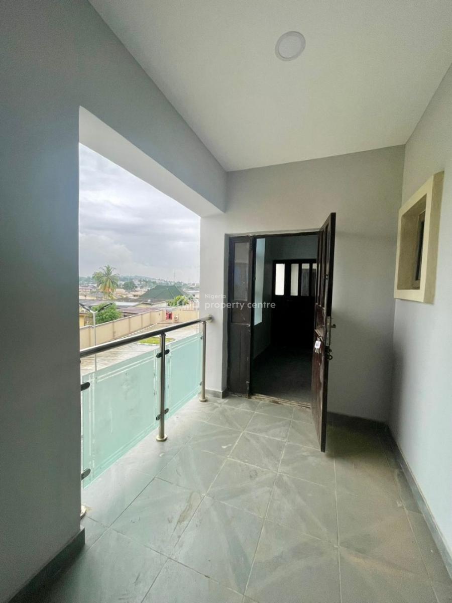 Well Located 3 Bedroom Flat, Bodija Estate, Ibadan, Oyo, Flat / Apartment for Rent