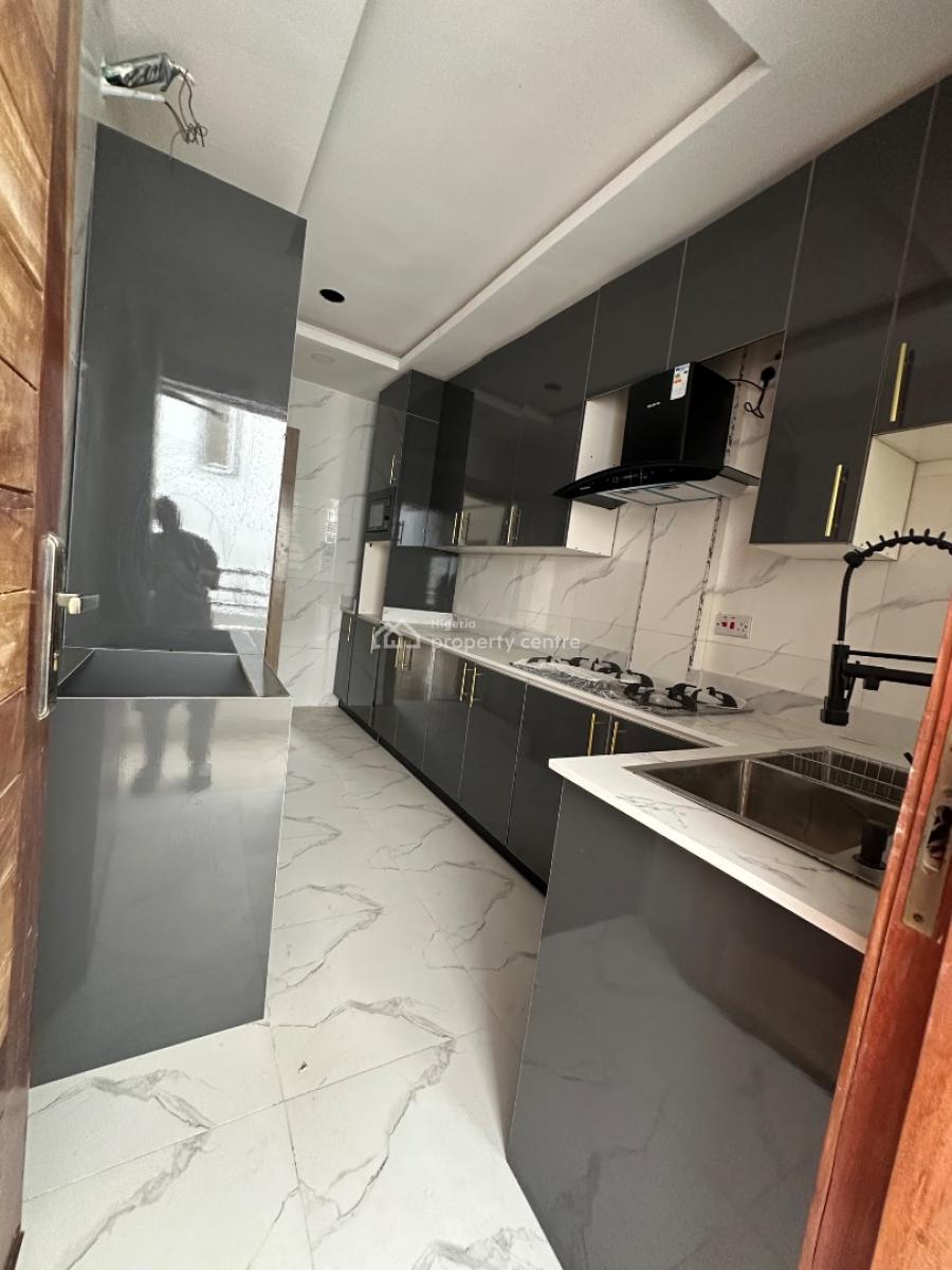 Fully Serviced 2 Bedroom Flat, Ologolo, Lekki, Lagos, Flat / Apartment for Rent