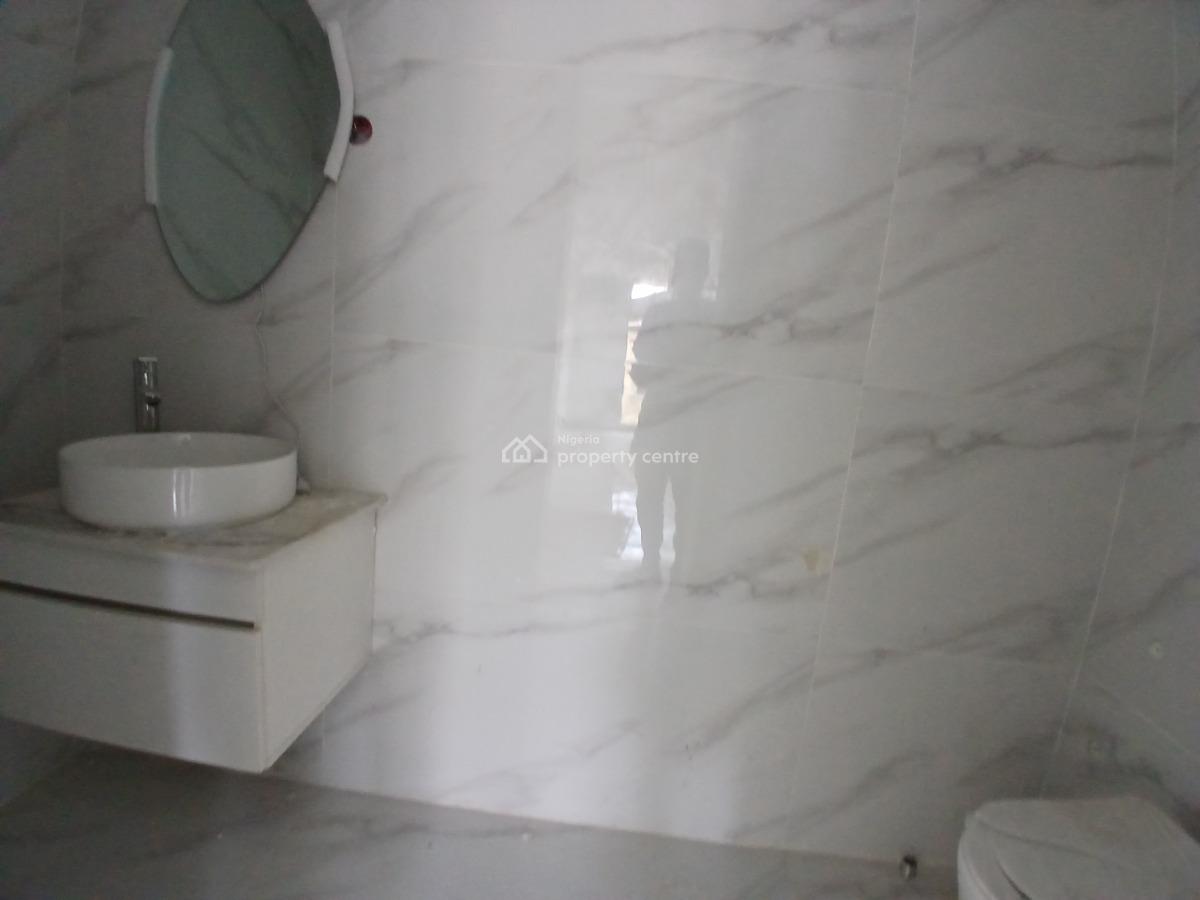 2 Bedroom Flat, Lekki Phase 1, Lekki, Lagos, Flat / Apartment for Sale