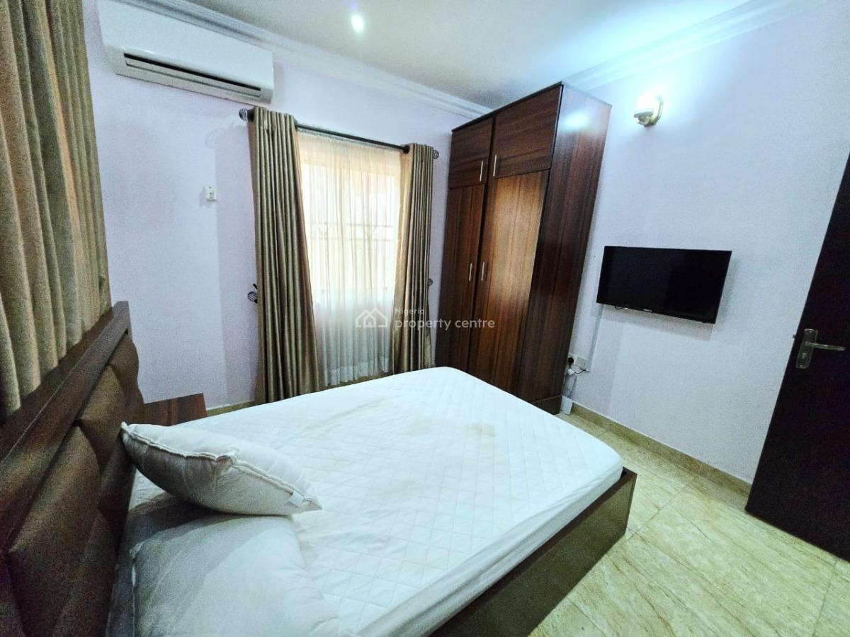 Spacious 3-bedroom Apartment, Lekki Phase 1, Lekki, Lagos, Flat / Apartment for Rent