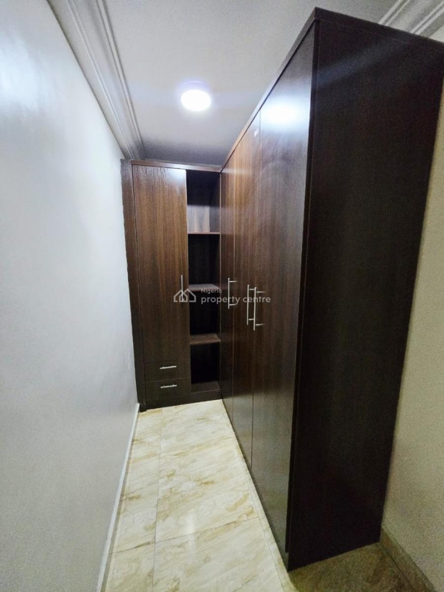Spacious 3-bedroom Apartment, Lekki Phase 1, Lekki, Lagos, Flat / Apartment for Rent