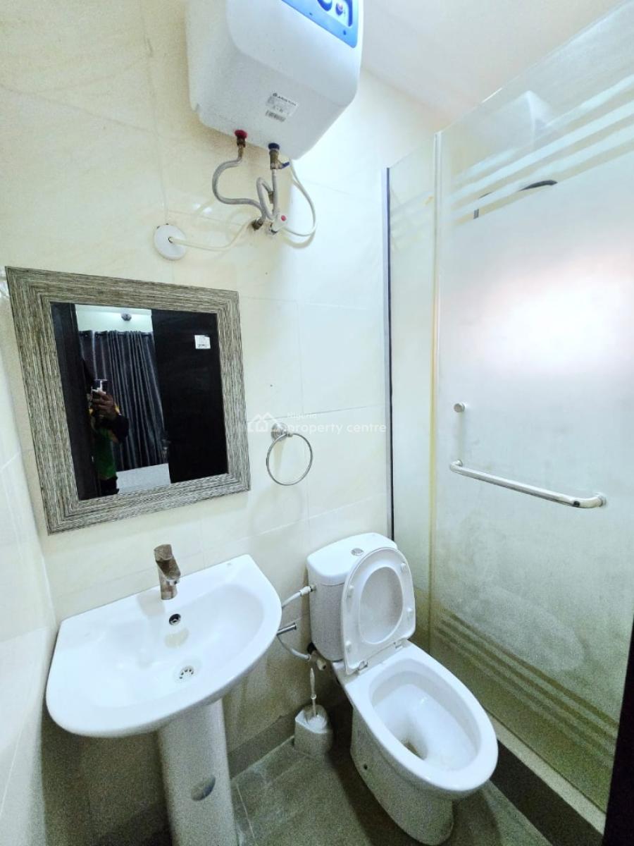 Spacious 3-bedroom Apartment, Lekki Phase 1, Lekki, Lagos, Flat / Apartment for Rent