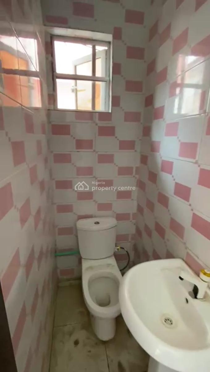 Decent 1 Bedroom Flat Ground-floor with 2 Toilets, Chevron Drive, Lekki, Lagos, Mini Flat (room and Parlour) for Rent