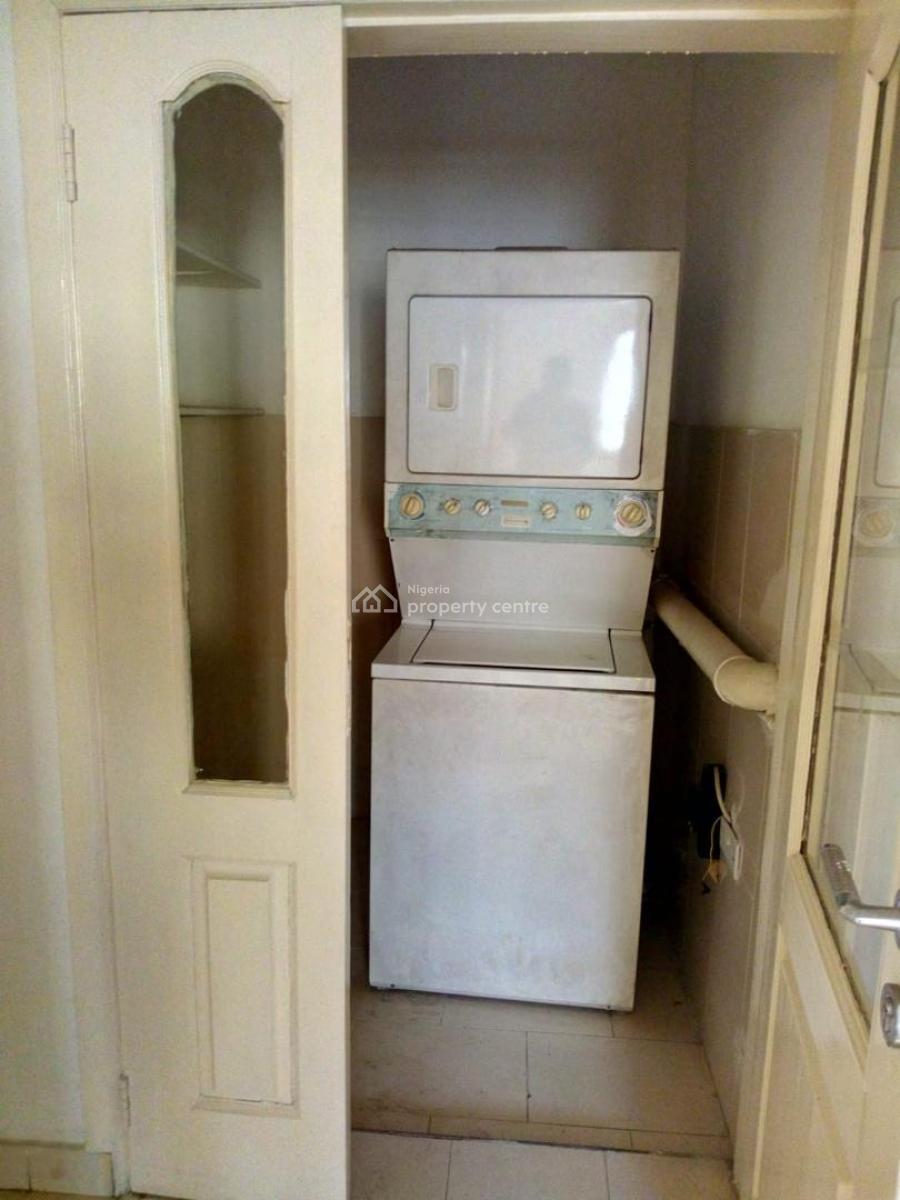 Well-built Block of 8 Luxury 3-bedroom Apartments, Lekki Phase 1, Lekki, Lagos, Block of Flats for Sale