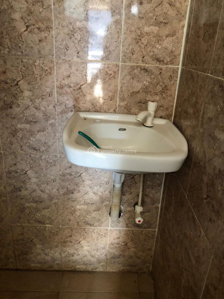 Nice 2 Bedroom Flat, Magboro, Ogun, Flat / Apartment for Rent