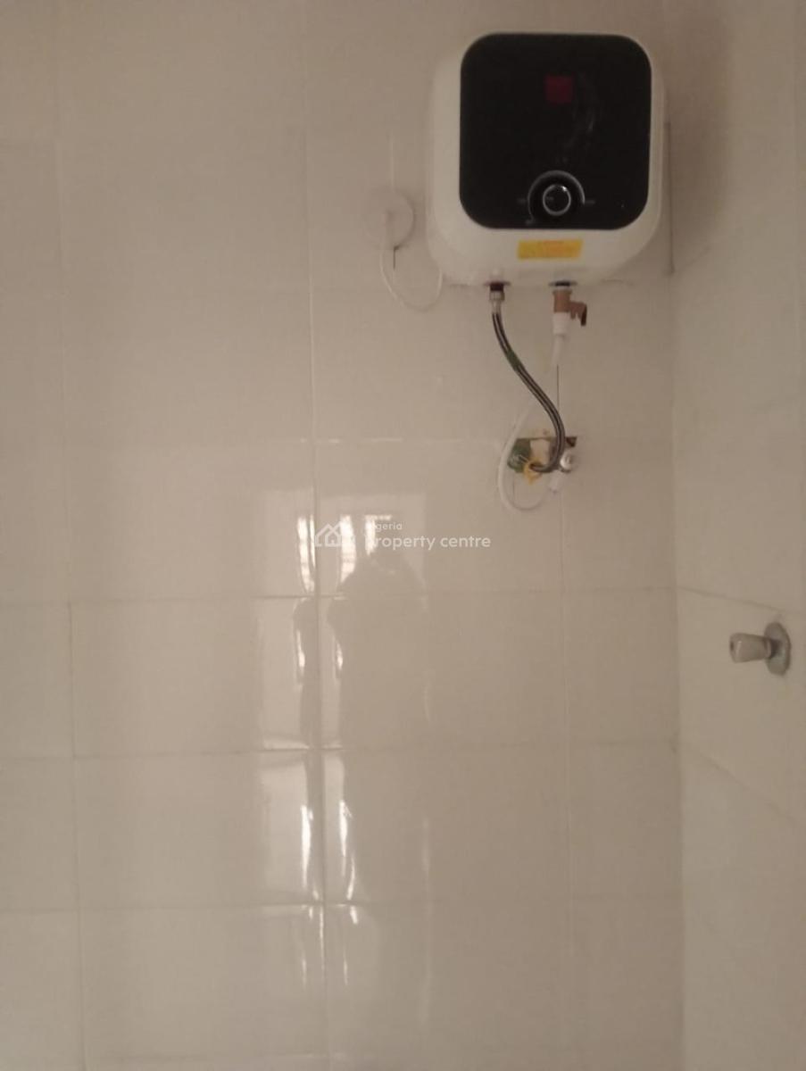 Executive 2 Bedroom Flat, Olowora, Magodo, Lagos, Flat / Apartment for Rent