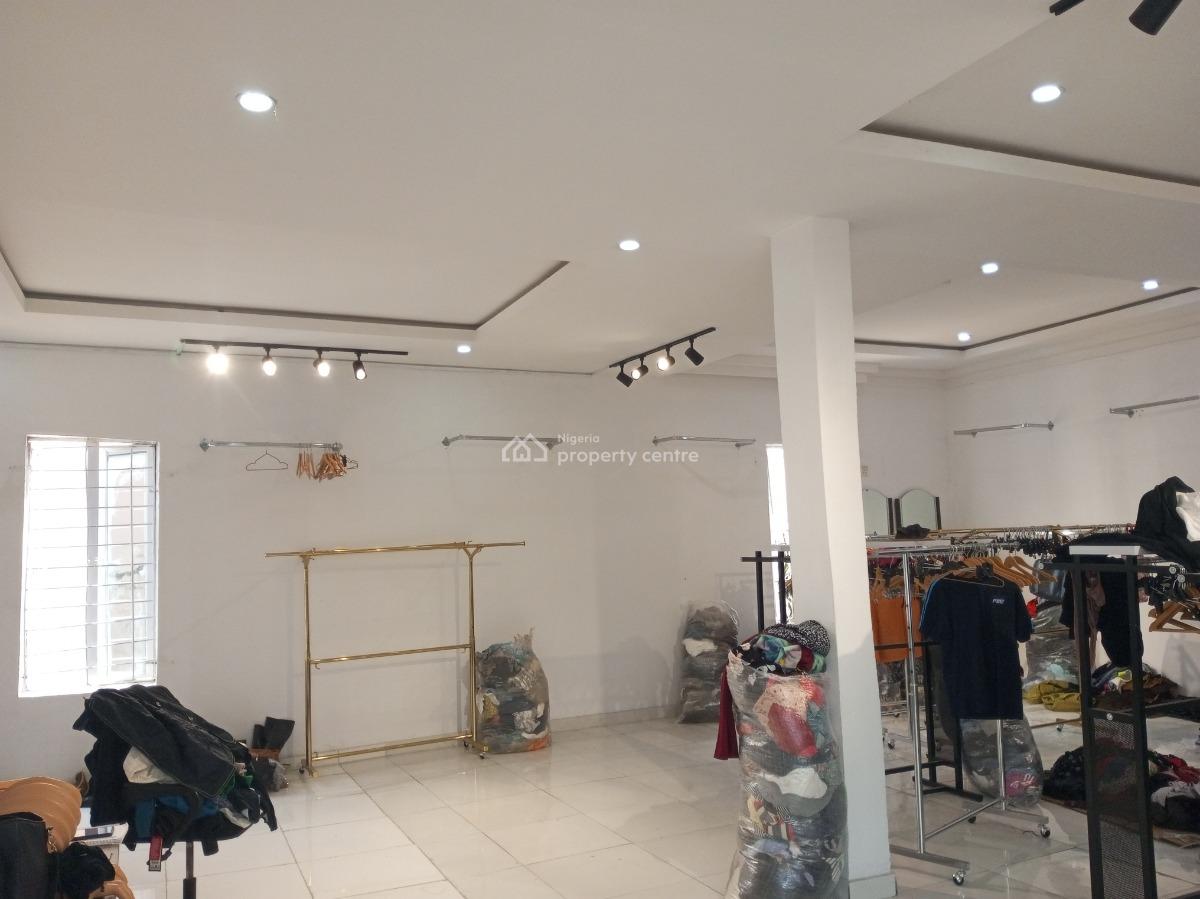 Commercial Double Shop Upstairs with Toilet Inside in a Mall Very Busy, Within Lekki Axis, Lekki, Lagos, Shop for Rent