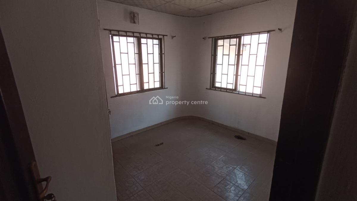 Executive 3 Bedroom Semi Detached Bungalow, Gbagada, Lagos, Semi-detached Bungalow for Rent