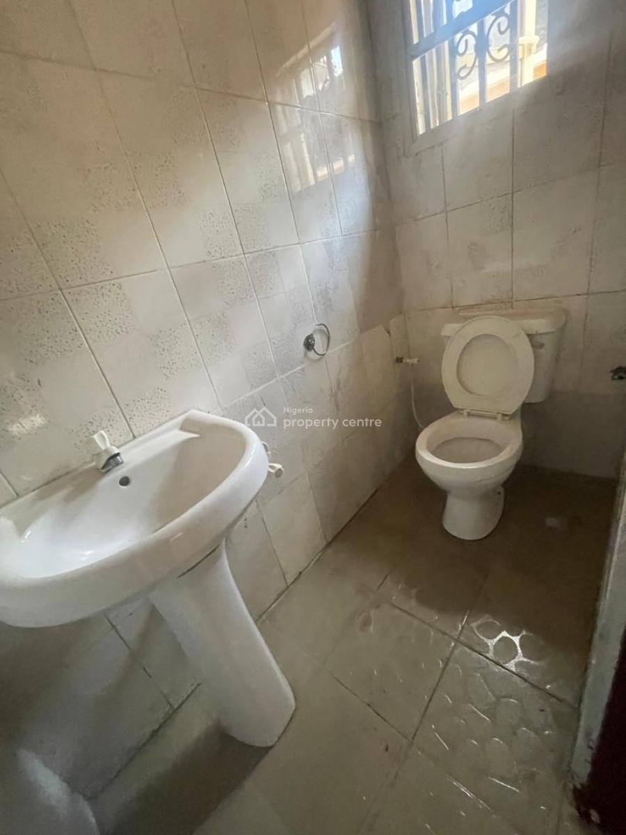 Lovely 3 Bedroom Flat, Gra Phase 1, Magodo, Lagos, Flat / Apartment for Rent