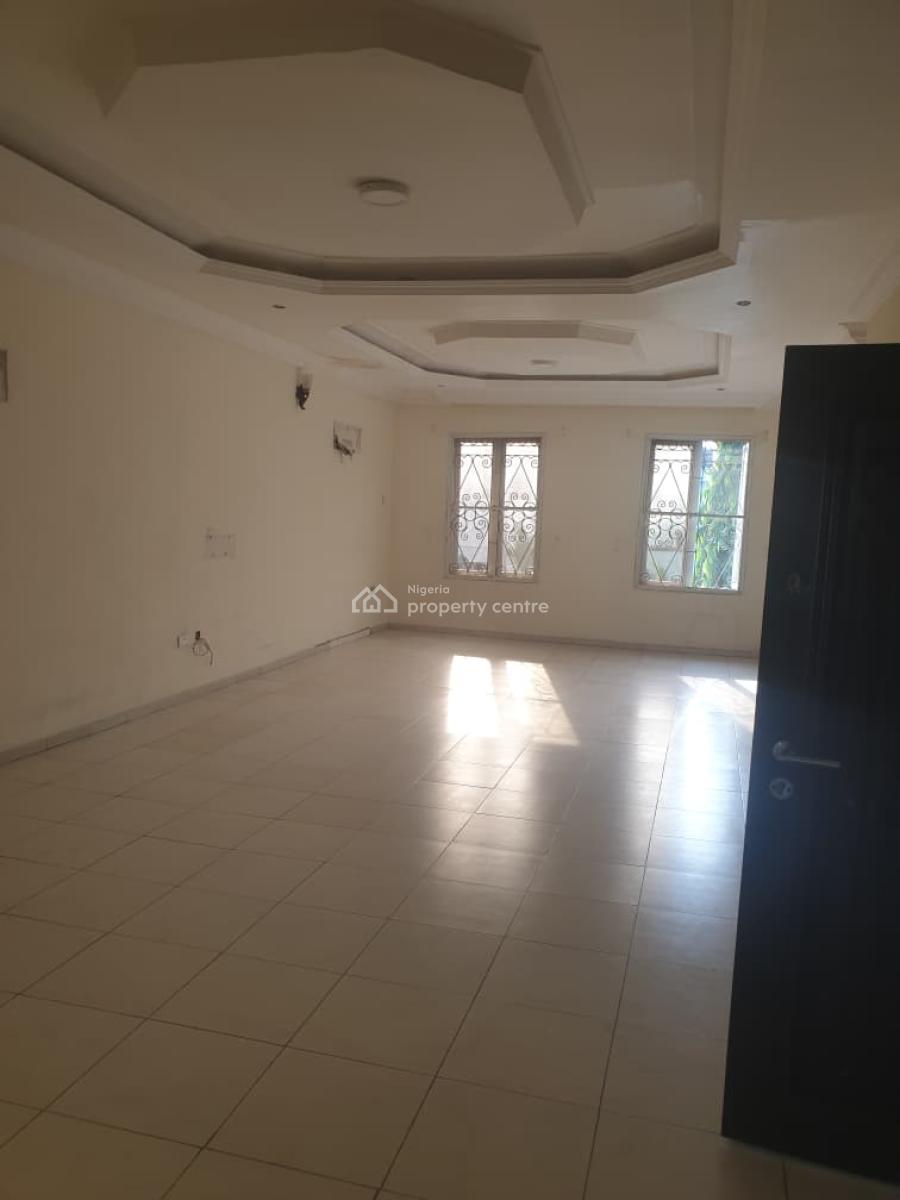 Executive 3 Bedroom Flat, Gra Phase 2, Magodo, Lagos, Flat / Apartment for Rent