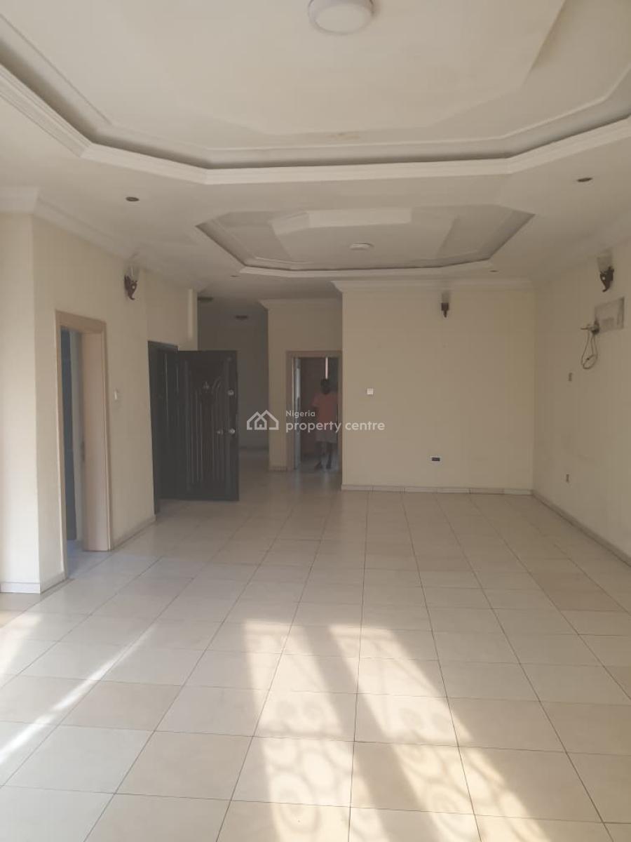 Executive 3 Bedroom Flat, Gra Phase 2, Magodo, Lagos, Flat / Apartment for Rent