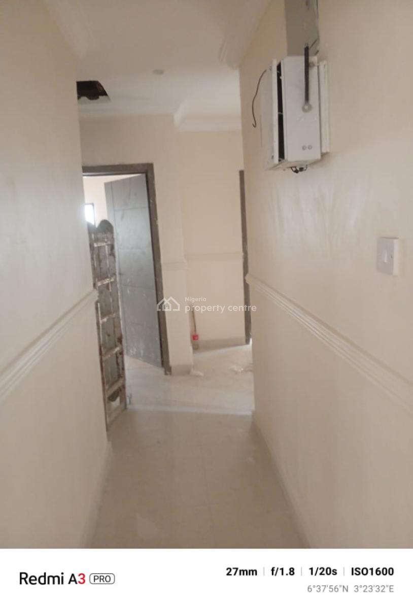 Executive 3 Bedroom Flat, Gra Phase 1, Magodo, Lagos, Flat / Apartment for Rent