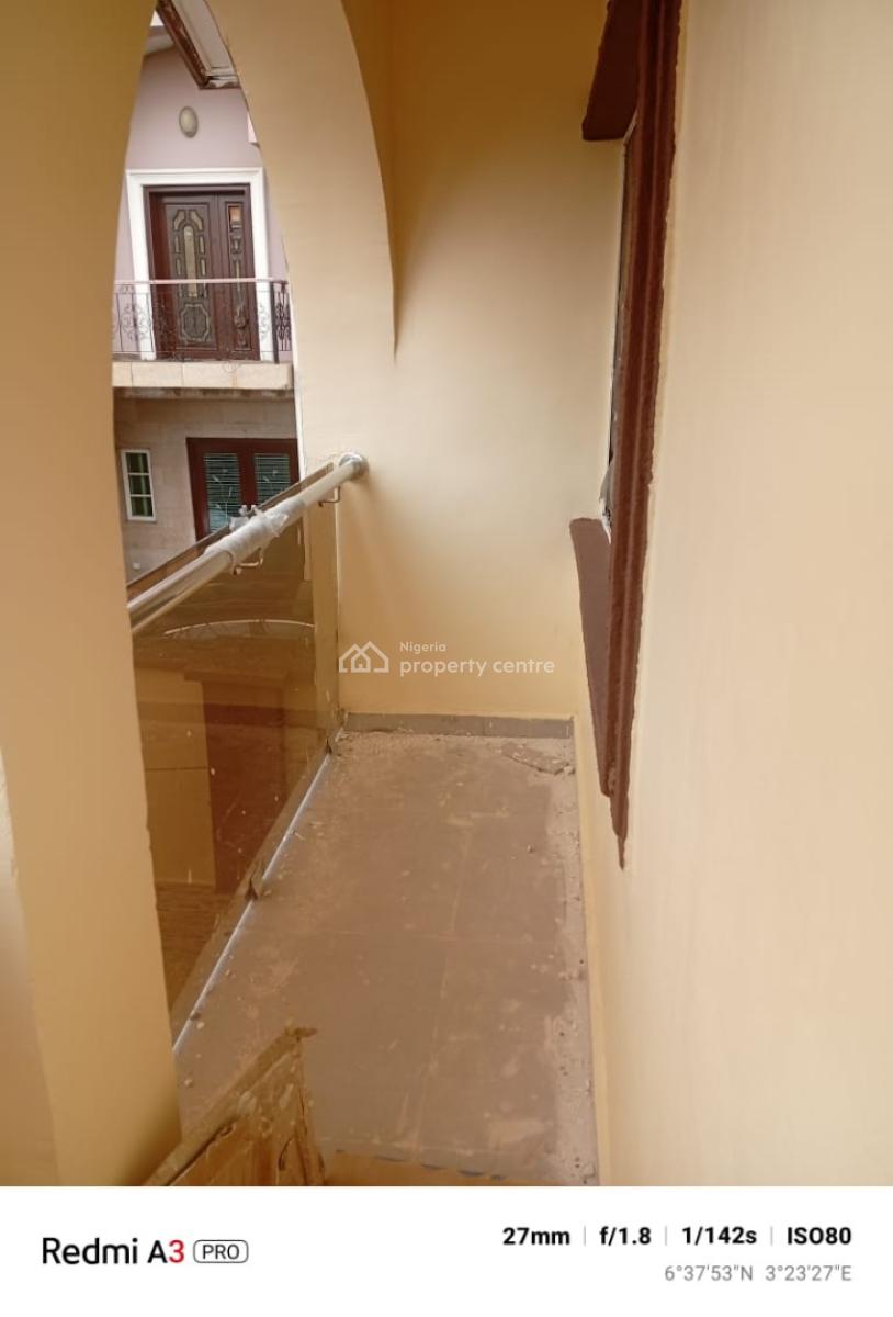 Executive 3 Bedroom Flat, Gra Phase 1, Magodo, Lagos, Flat / Apartment for Rent