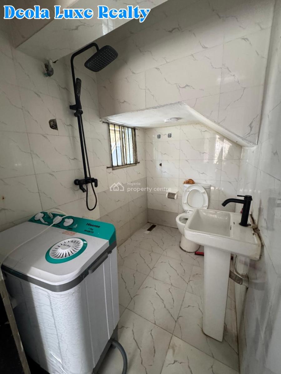 a Nice and Spacious 1 Bedrooms Apartment, Lekki Phase 1, Lekki, Lagos, Mini Flat (room and Parlour) for Rent