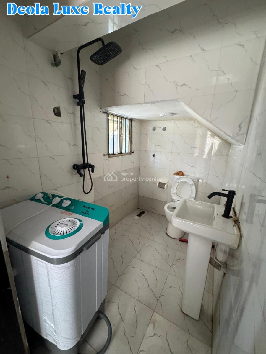 a Nice and Spacious 1 Bedrooms Apartment, Lekki Phase 1, Lekki, Lagos, Mini Flat (room and Parlour) for Rent