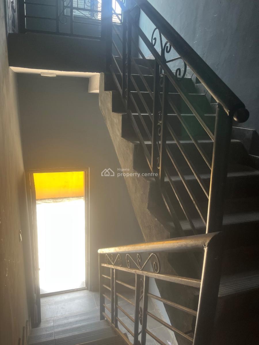 2bedroom Flat, Agunbiade Estate, Ogombo, Ajah, Lagos, Flat / Apartment for Rent