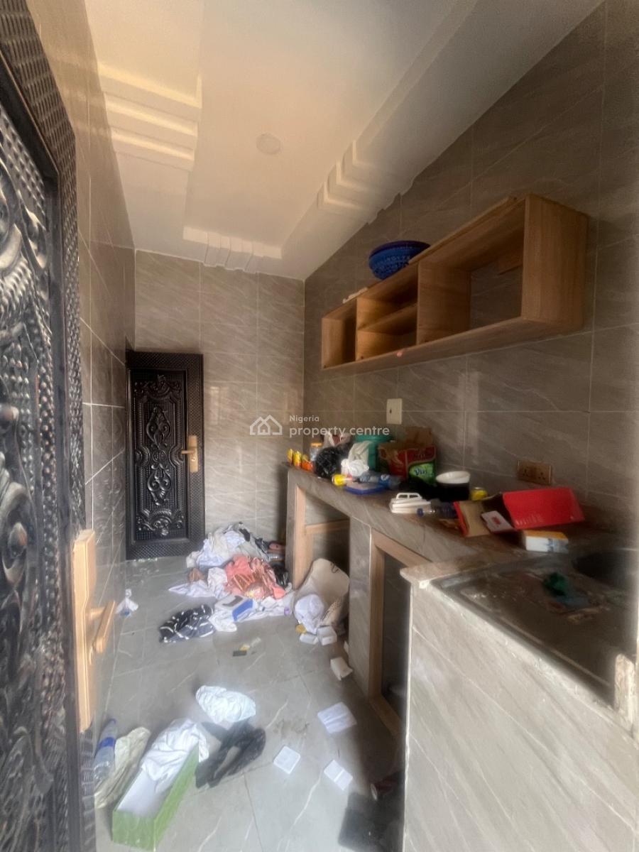 2bedroom Flat, Agunbiade Estate, Ogombo, Ajah, Lagos, Flat / Apartment for Rent