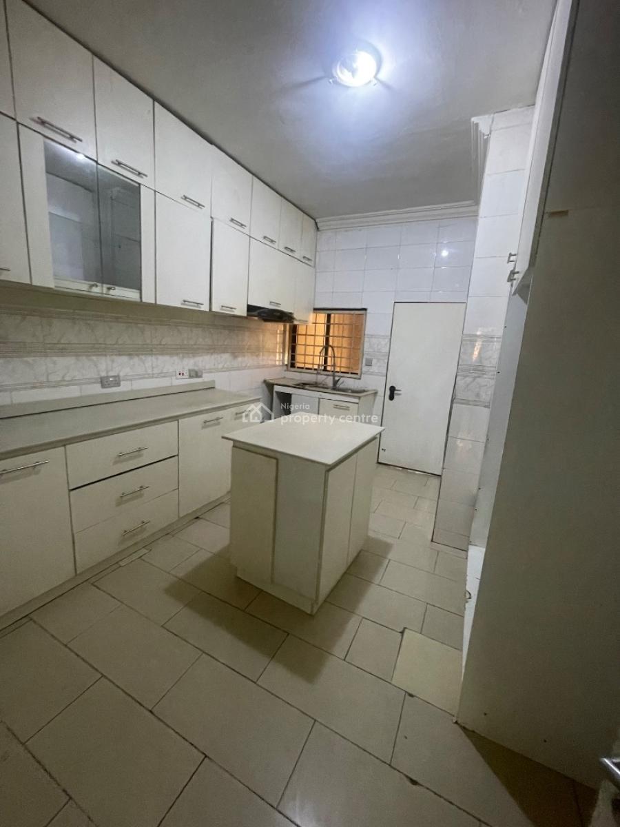 Well Built 2 Bedroom Apartment with an Extra Mini Room, Jabi, Abuja, Flat / Apartment for Rent