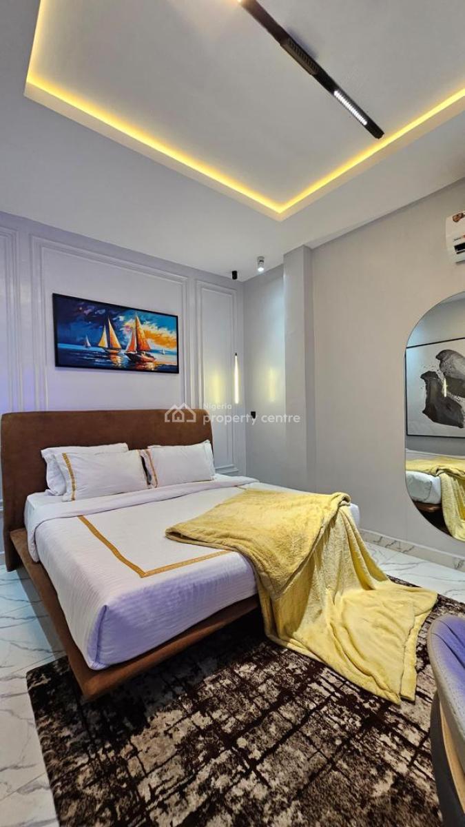 Luxe 2 Bedroom Apartment with Swimming Pool and Gym, Chibo Ofodile Close, Lekki Phase 1, Lekki, Lagos, Flat / Apartment Short Let