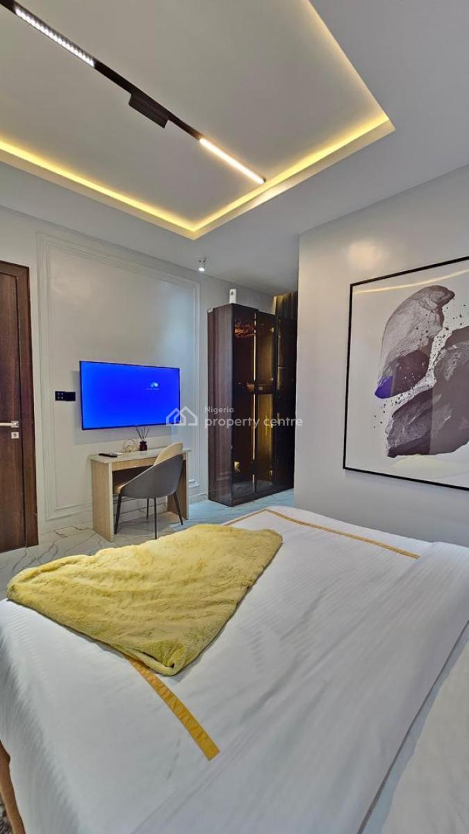 Luxe 2 Bedroom Apartment with Swimming Pool and Gym, Chibo Ofodile Close, Lekki Phase 1, Lekki, Lagos, Flat / Apartment Short Let